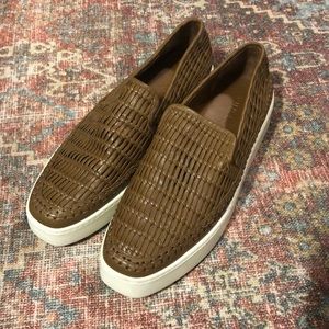 Vince Slip ons
